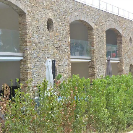 Le Domaine.2 *
